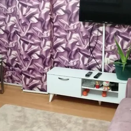 Large アパート *